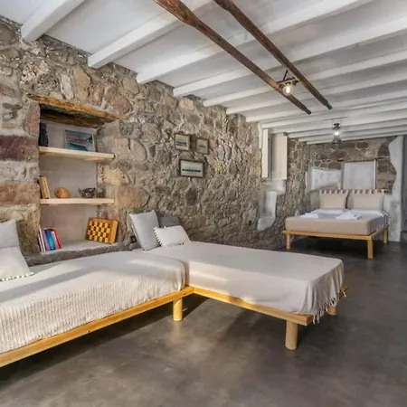 Capetan Nikolas-boat House * Klima (Milos)