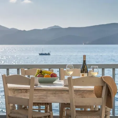 Capetan Nikolas-boat House