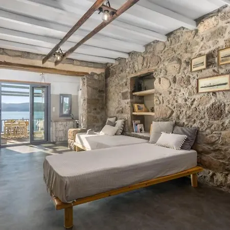 Capetan Nikolas-boat House Апартаменты *