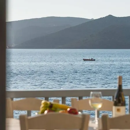 Capetan Nikolas-boat House Klima (Milos)