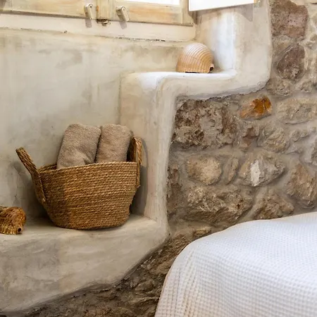 Capetan Nikolas-boat House Klima (Milos)